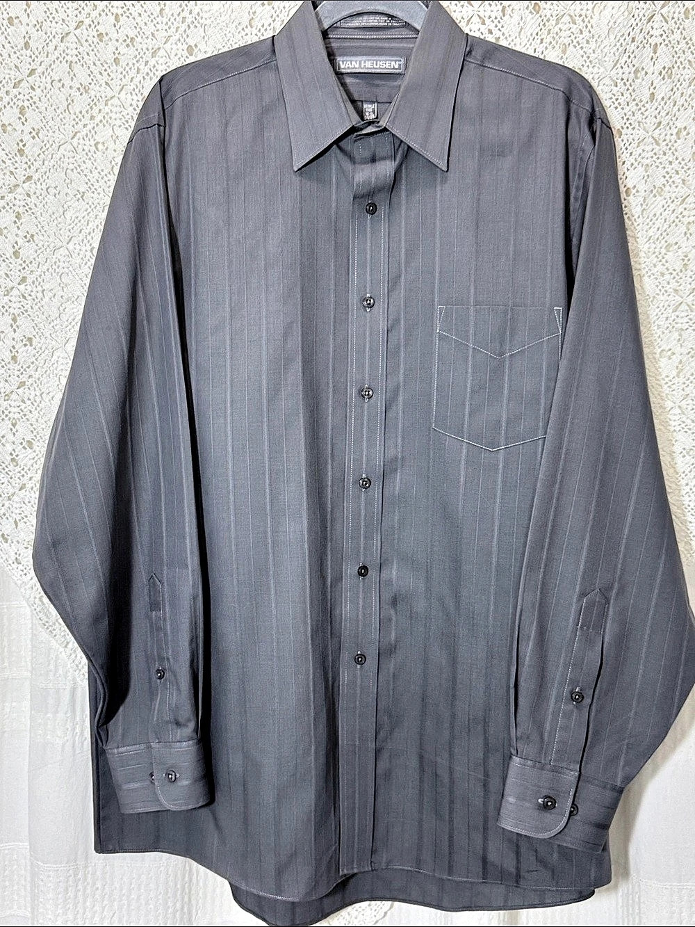 Van Heusen Men's Striped Dress Shirt Size XL Like New